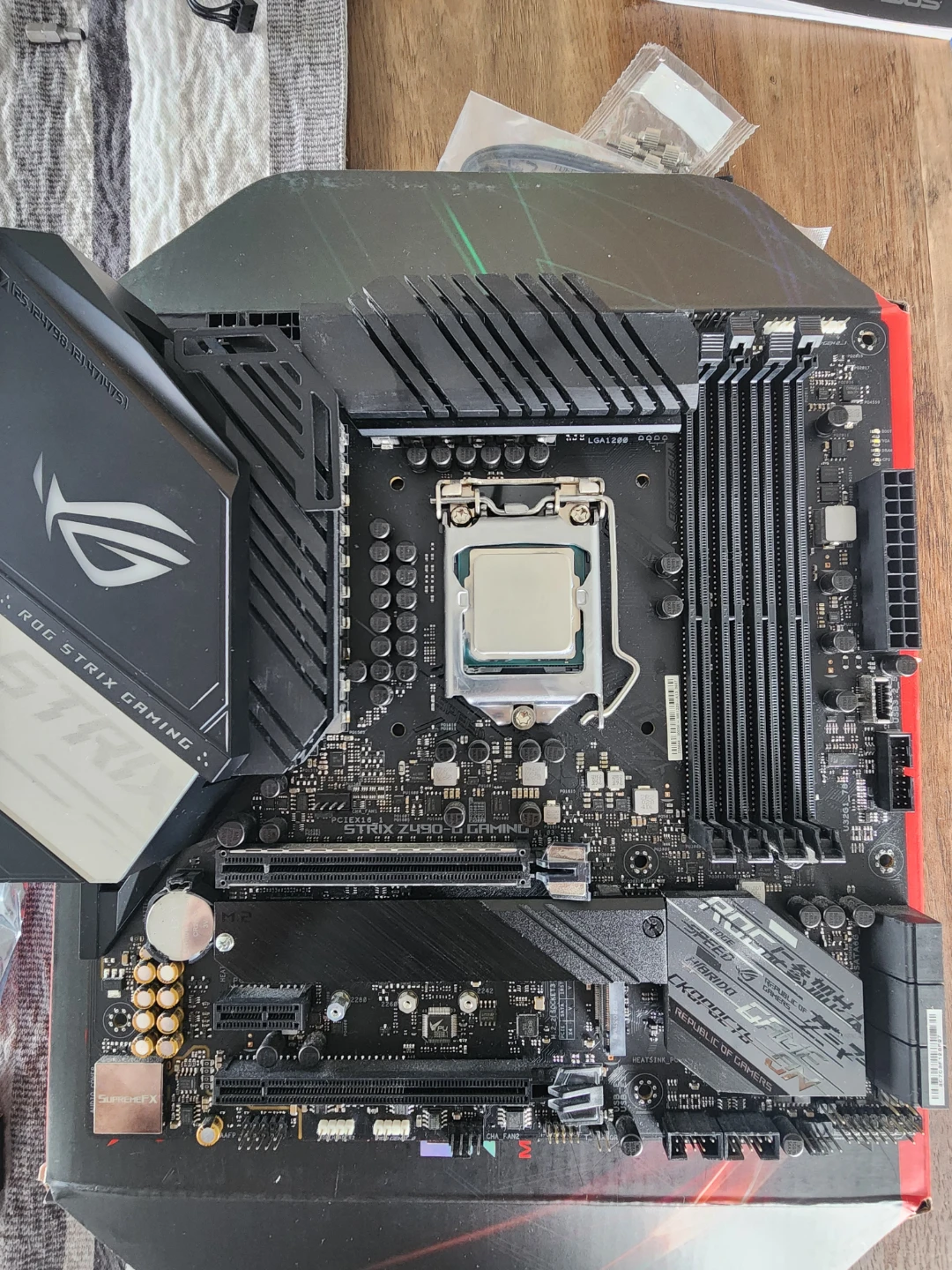 Intel Core i7-10700 + ASUS ROG STRIX Z490-G GAMING Motherboard