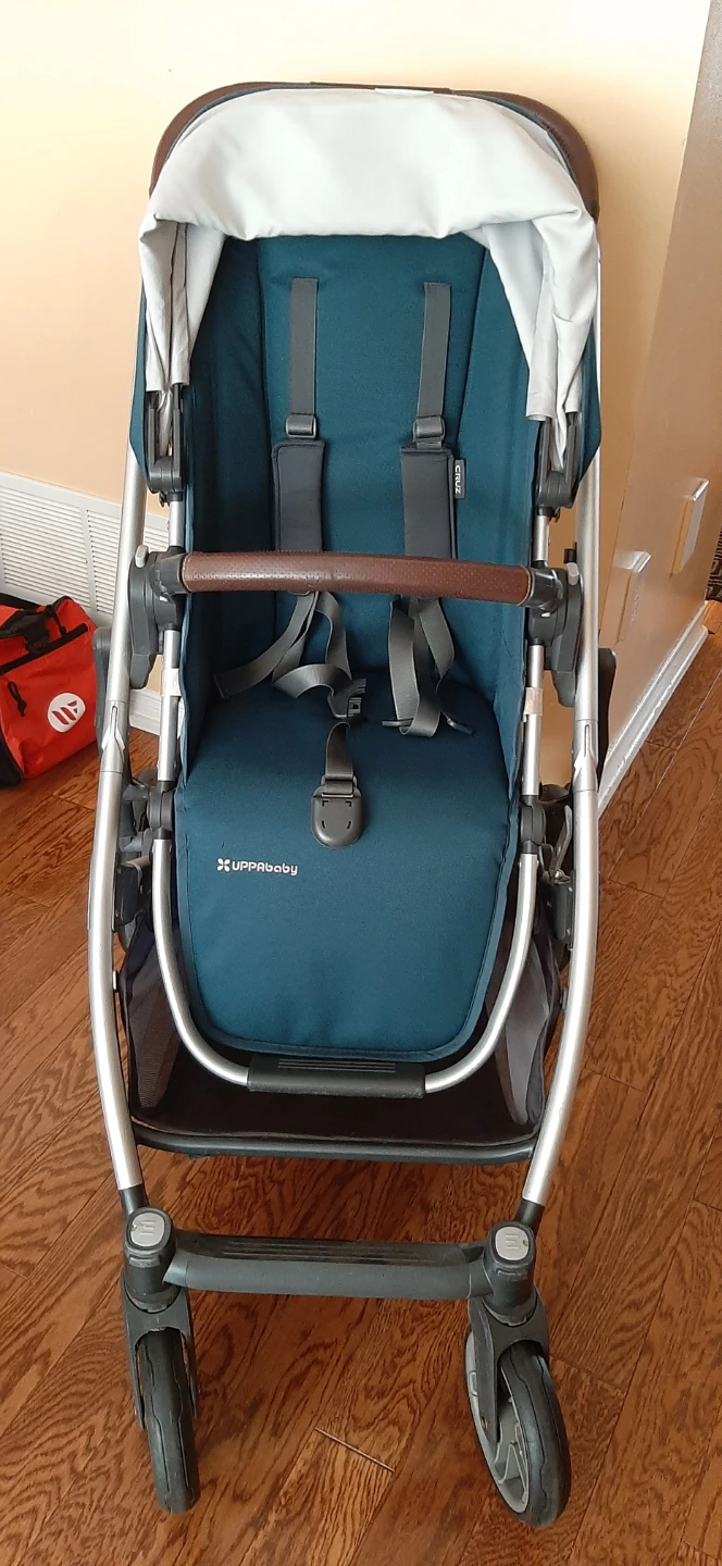 V2 Uppababy Cruz stroller