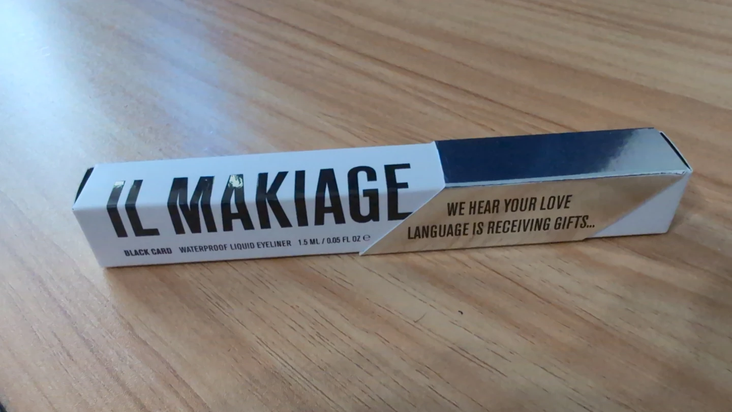 Il Makiage Black Card Waterproof Liquid Eyeliner