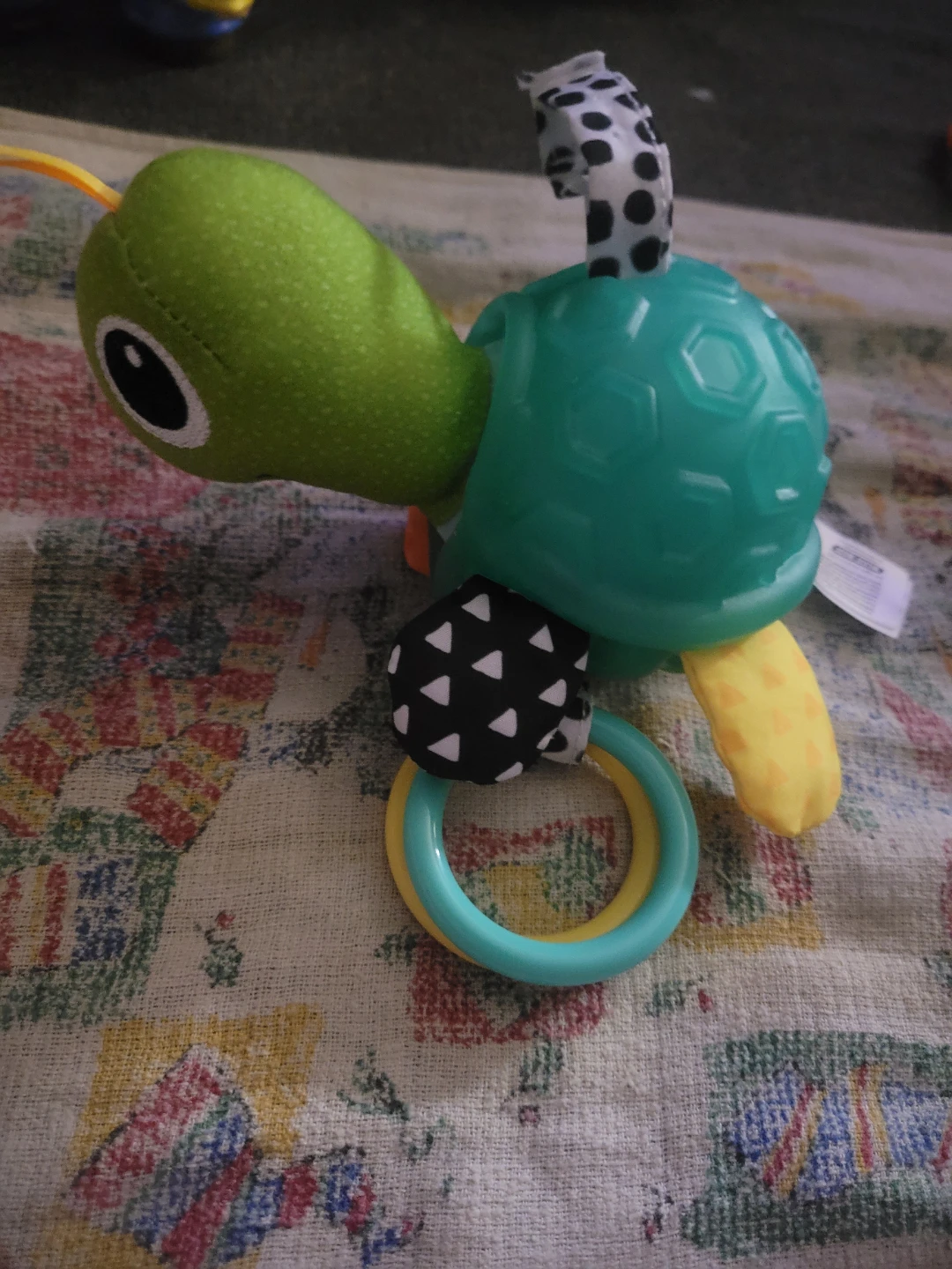 Infantino Textured Sensory Pal Turtle features a