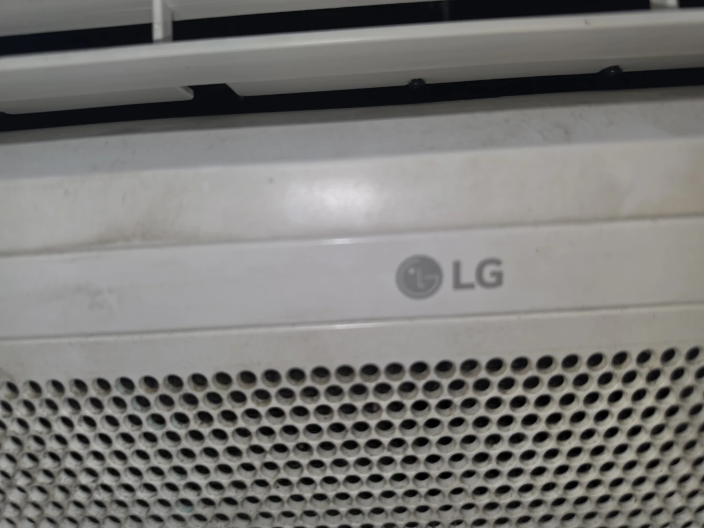 LG ThinQ Window Air Conditioner - photo 4