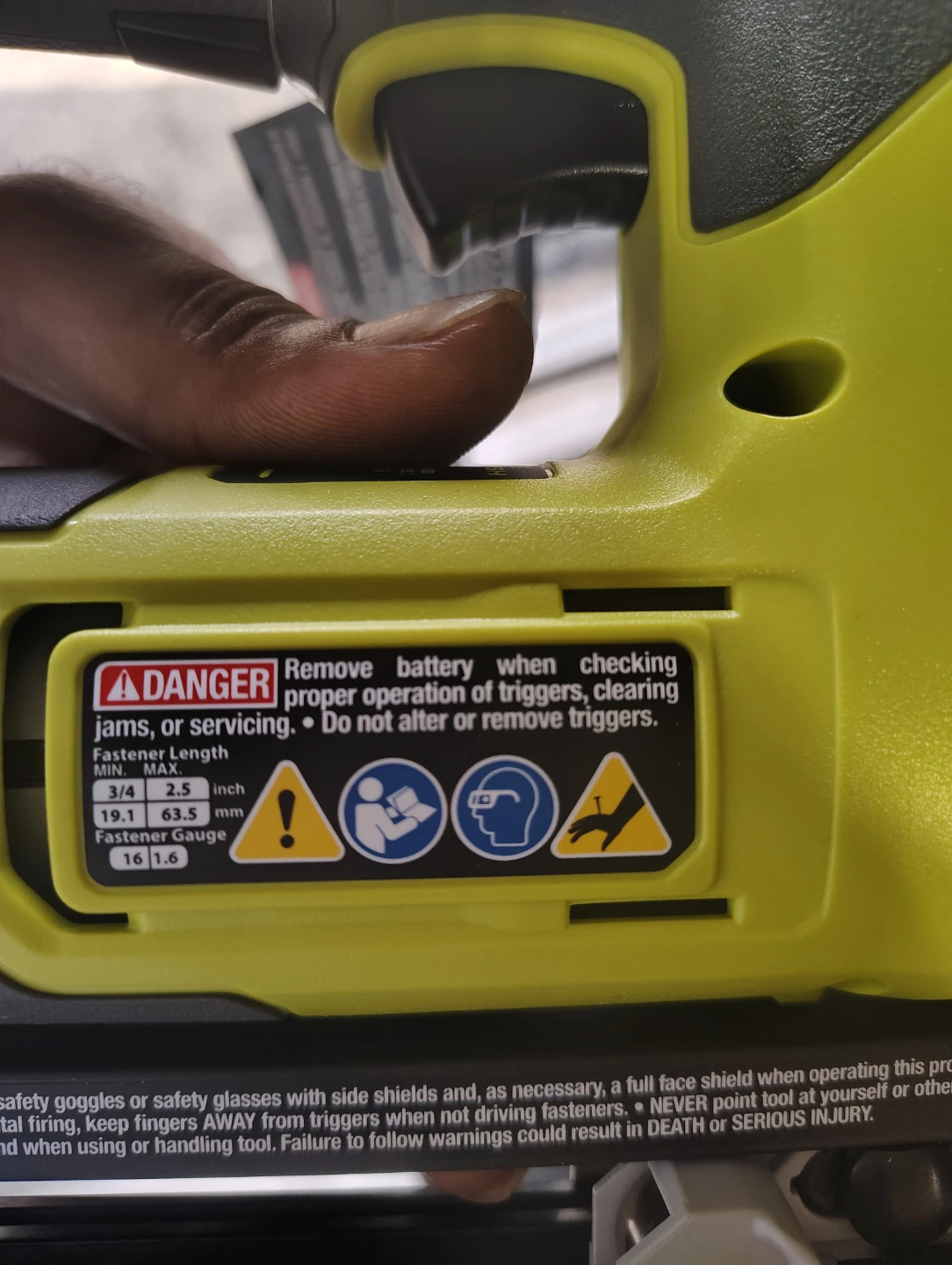 Ryobi 18V ONE+ 16-Gauge Straight Finish Nailer - photo 5