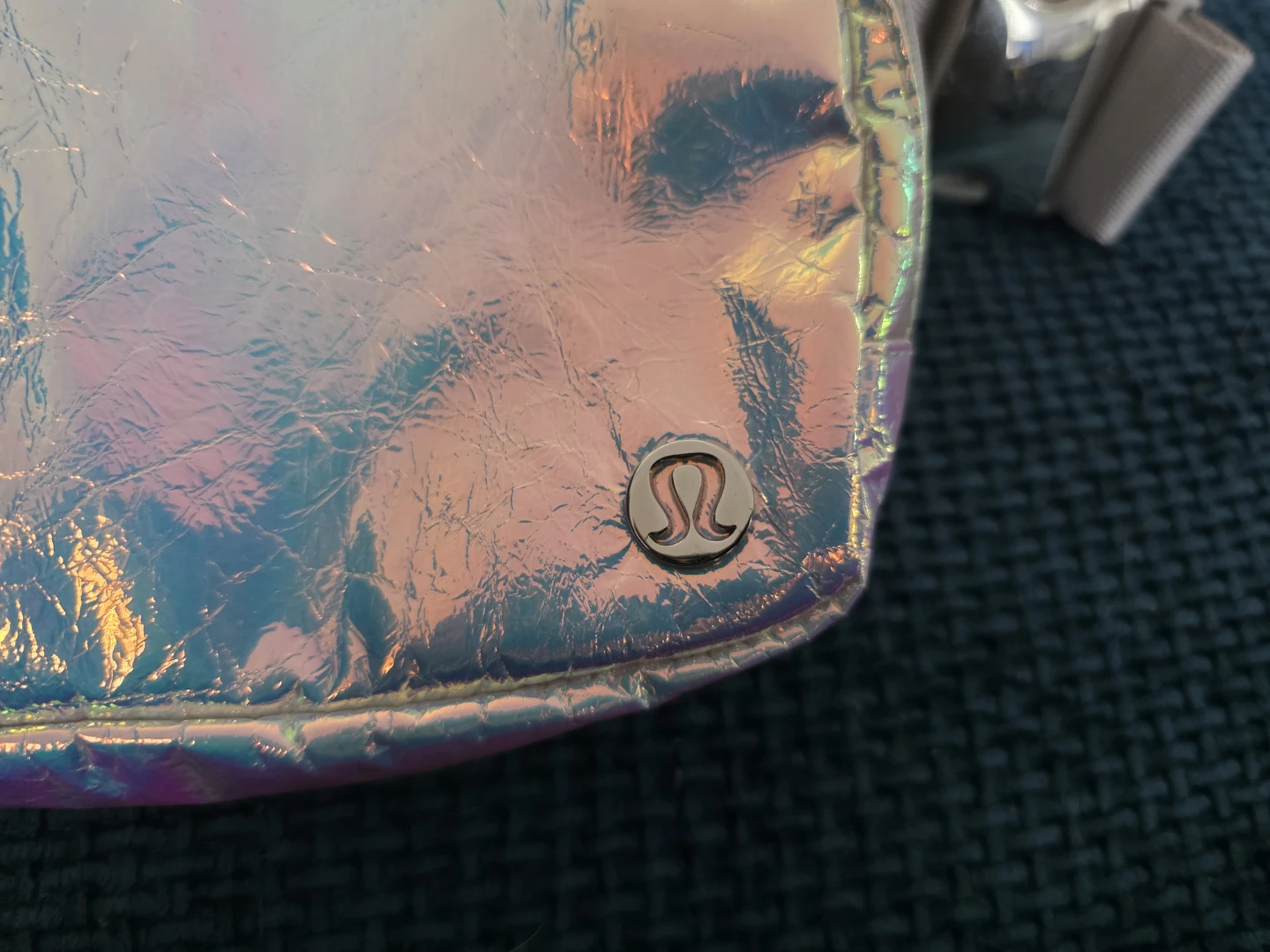 Lululemon Everywhere Belt Bag Iridescent - photo 2
