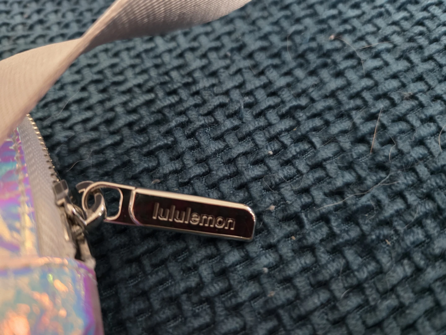 Lululemon Everywhere Belt Bag Iridescent - photo 4