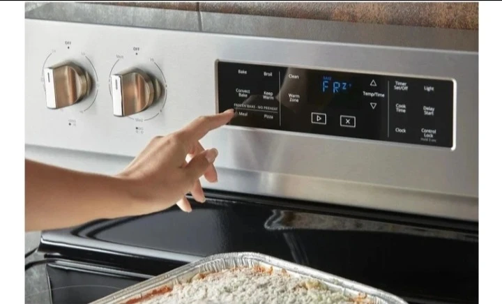 Whirlpool Electric Stove with Smooth Top - photo 2