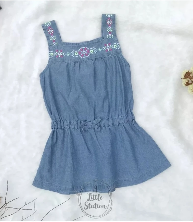 Girls dress size 8