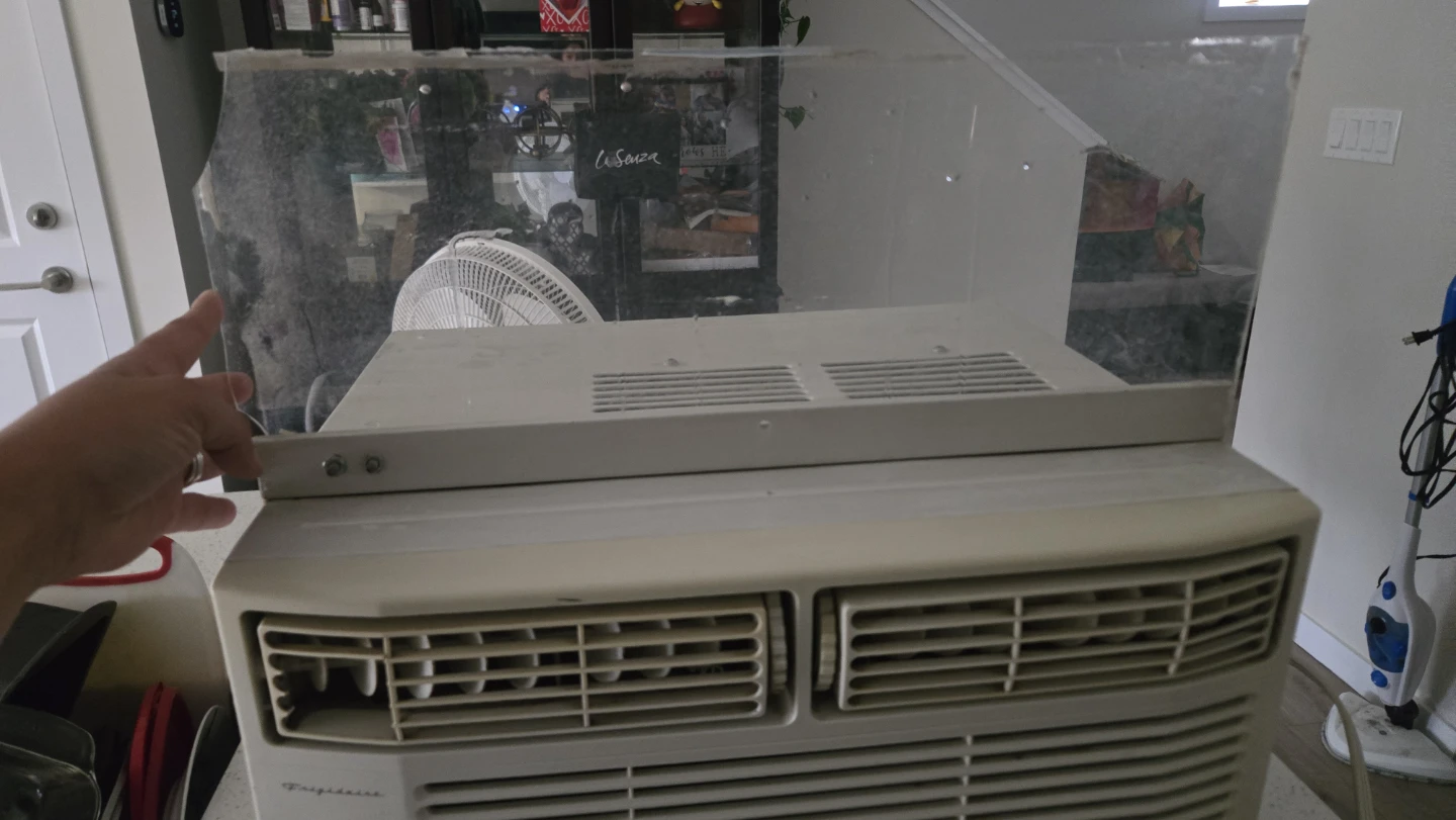 Frigidaire Window Air Conditioner - photo 2