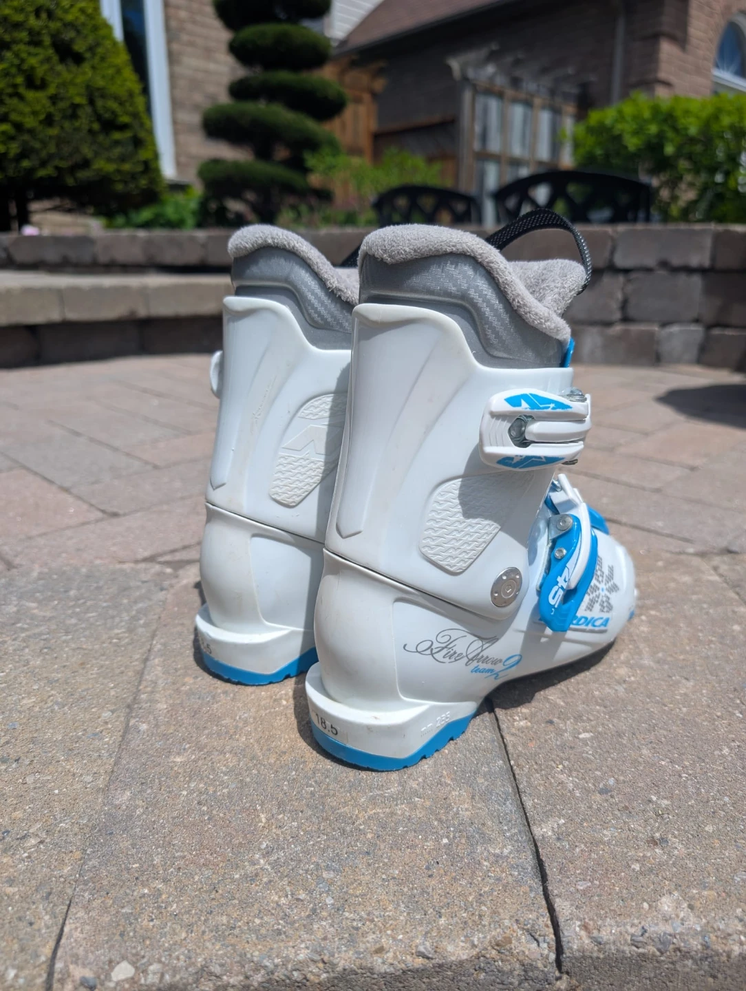 Nordica Ski Boots - Size 18-19.5 - photo 3