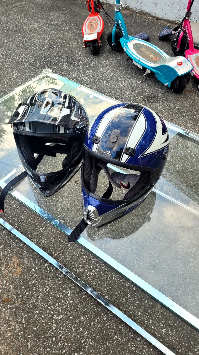 2 Fox Racing Youth Helmet with clips - photo 4