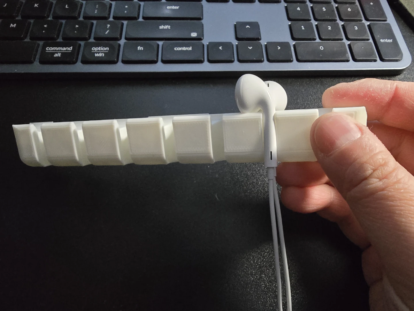 3D printed cable holder - photo 3