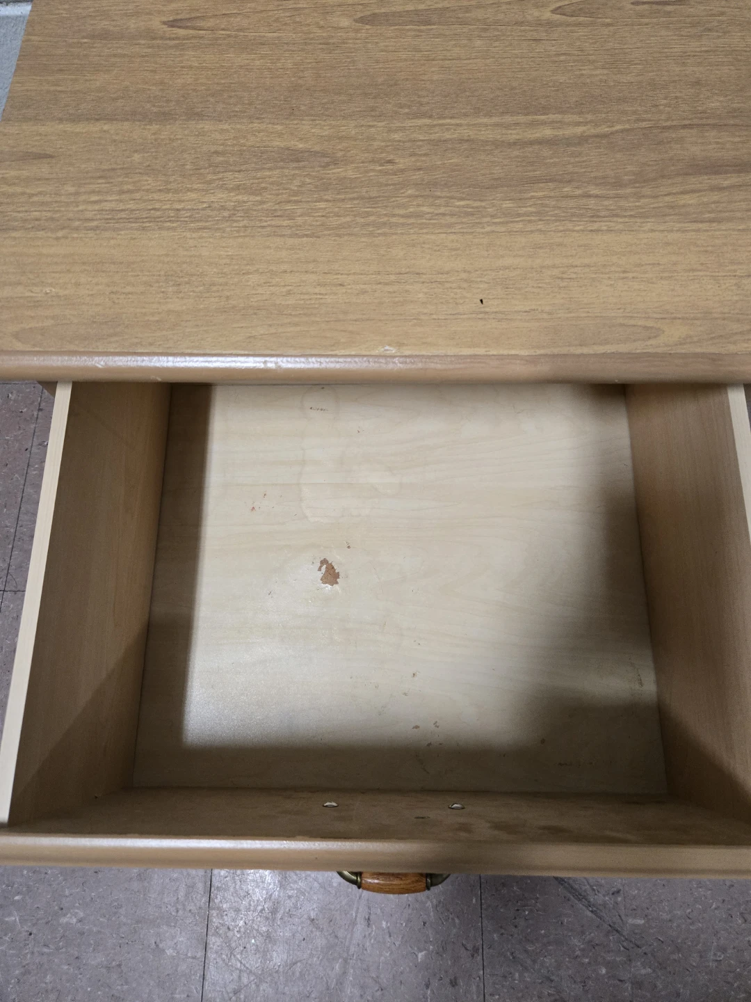 Classic Light Wood 2-Drawer Nightstand / Accent Chest - photo 5