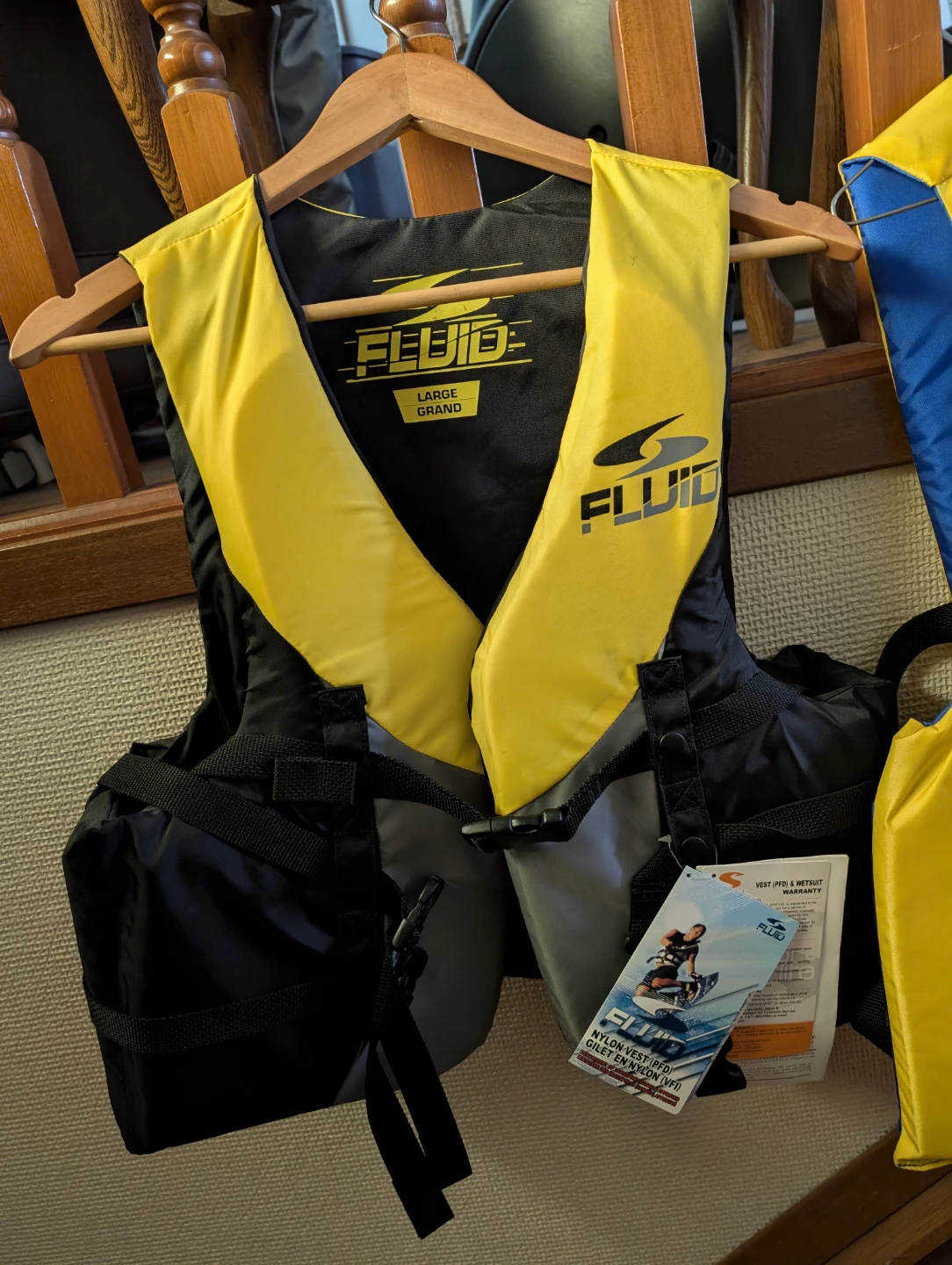 2 FLOTATION VESTS