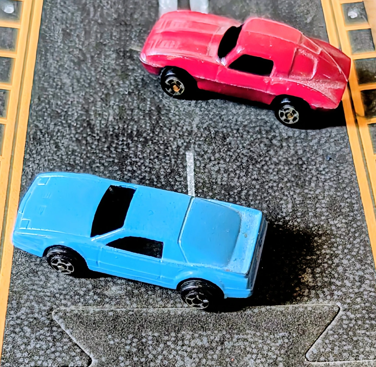 Vintage Tootsie Toy Cars Die-cast Sports Cars - photo 4