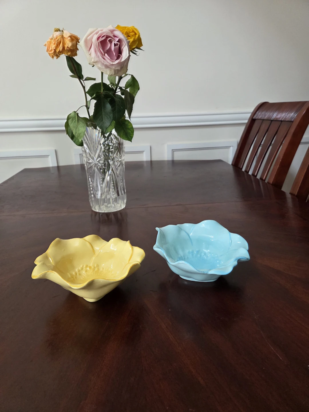 Set of 2 Flower Shaped Ceramic Bowls - photo 3
