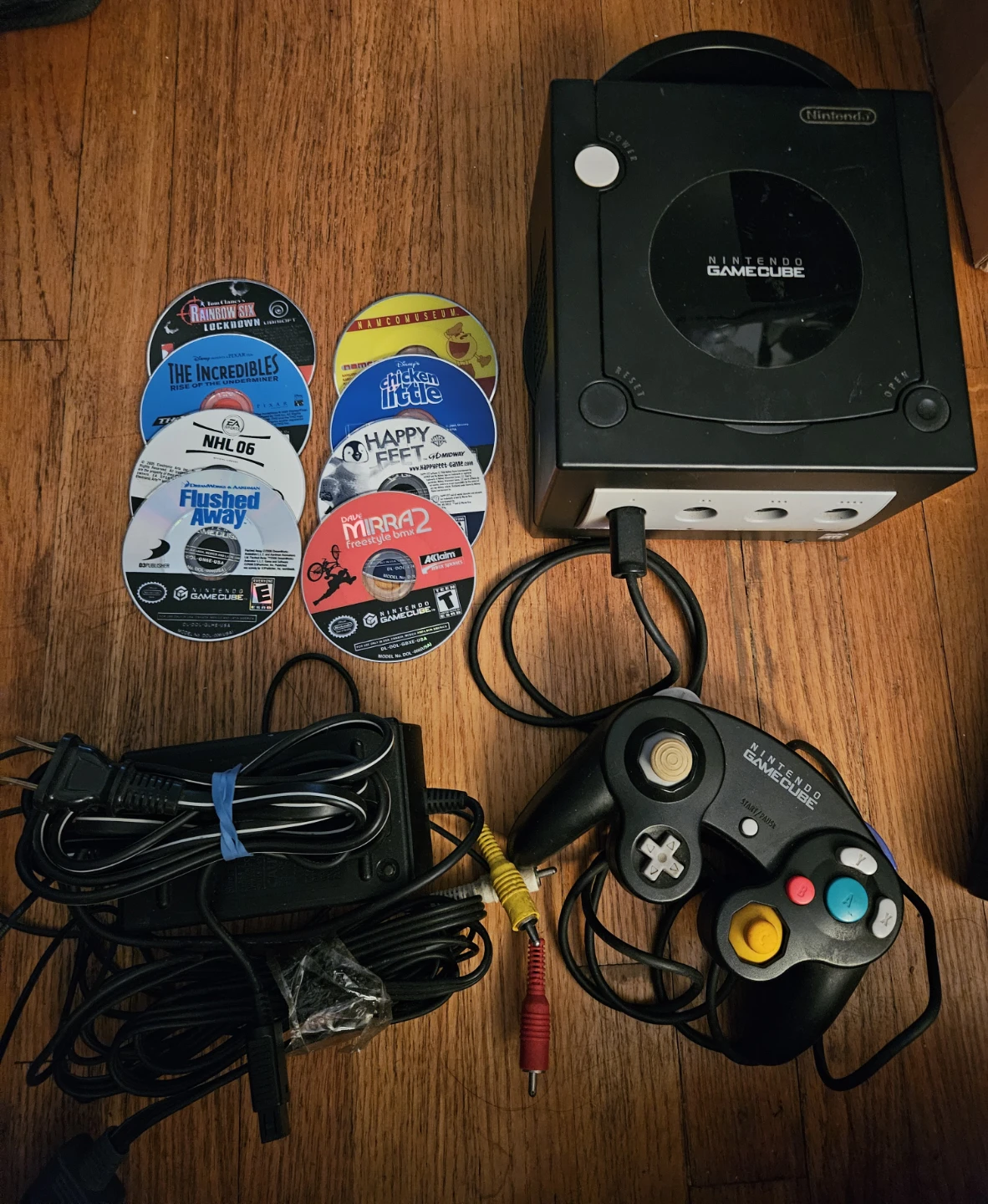 Nintendo GameCube Console Bundle with Games