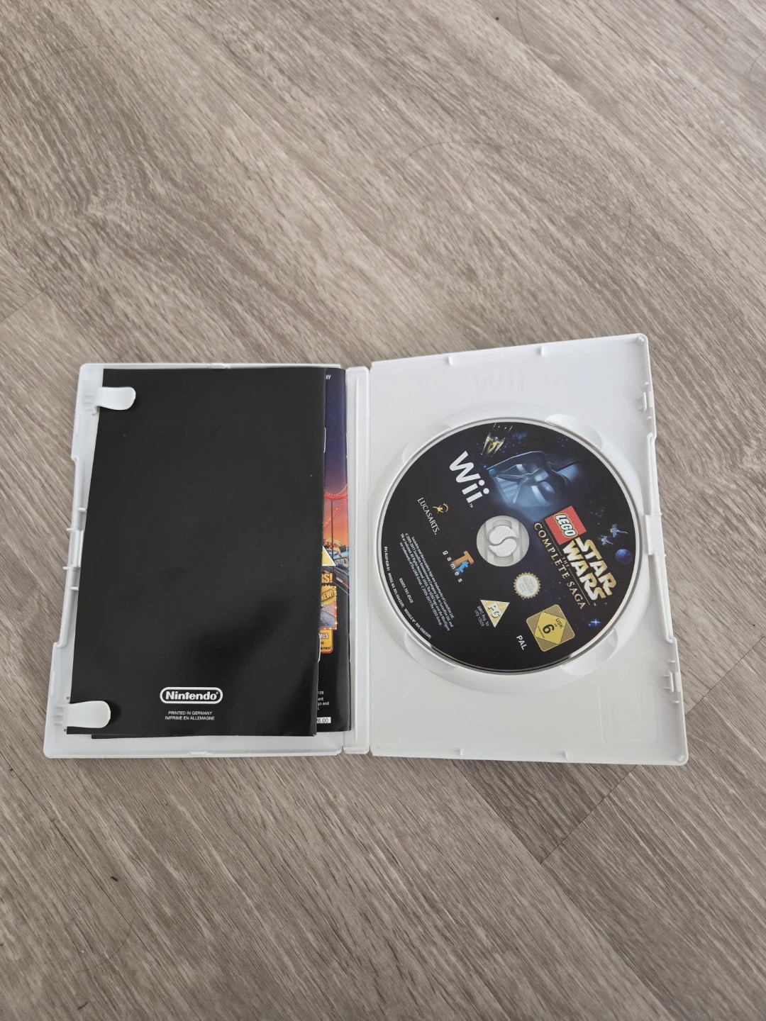 LEGO Star Wars: The Complete Saga for Wii - photo 2