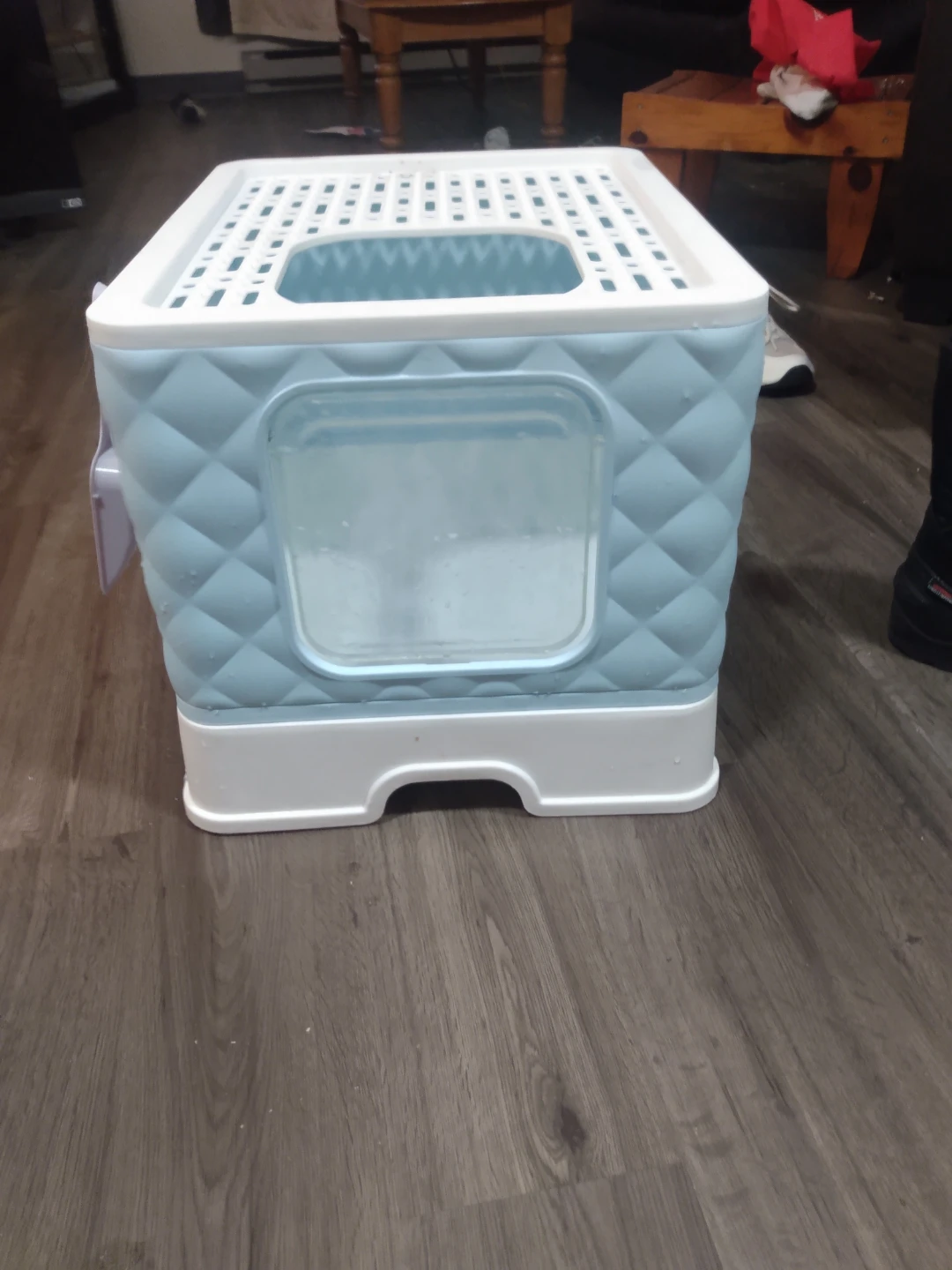 Enclosed Cat Litter Box with Scoop