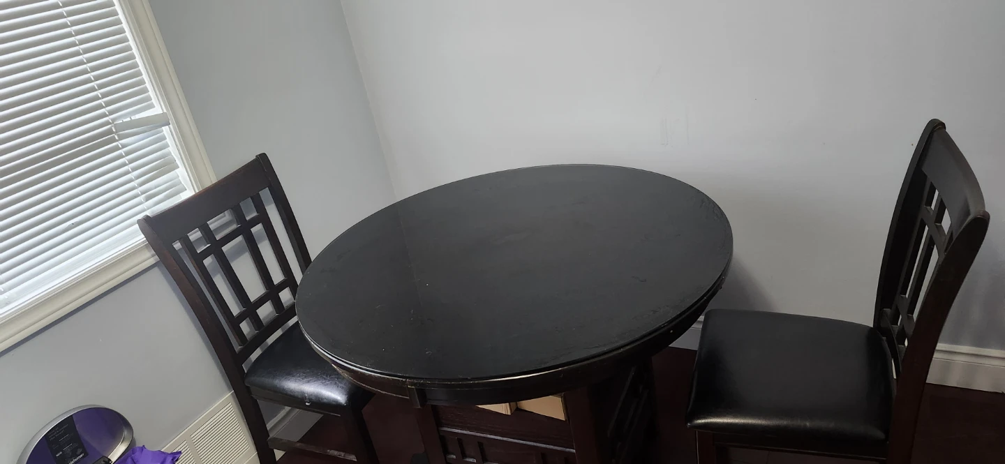 Small dining table set with 2 chairs - photo 2