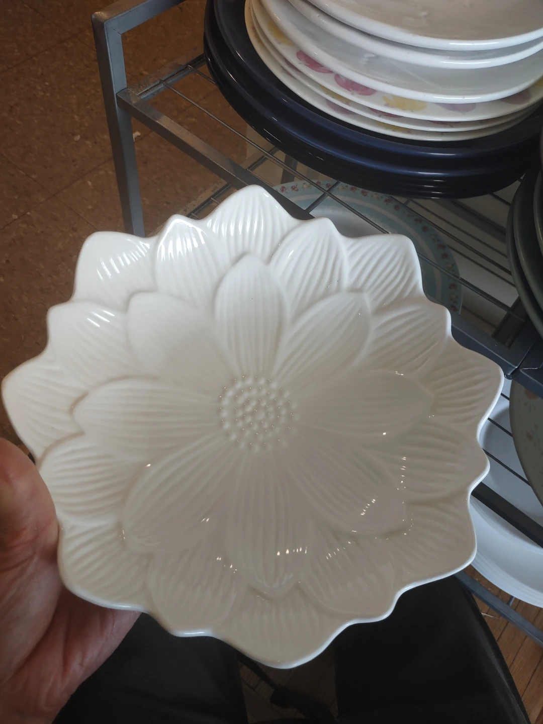 (moving sale)Assorted Decorative Plates - photo 2