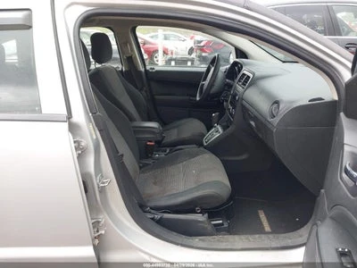 Silver Dodge Caliber 5-Door Hatchback - photo 4