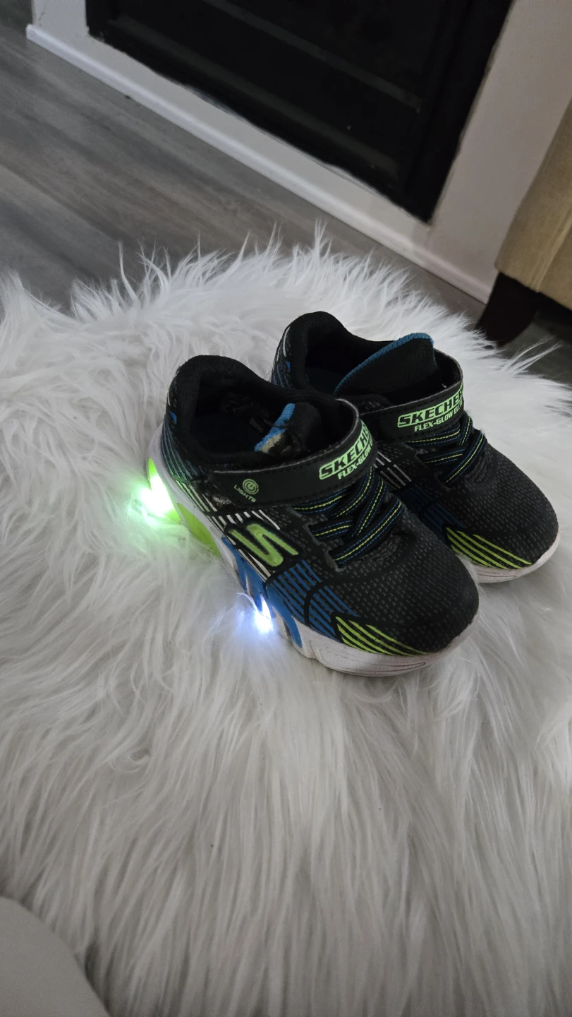 Skechers Toddler Lights Sneakers-US size 9