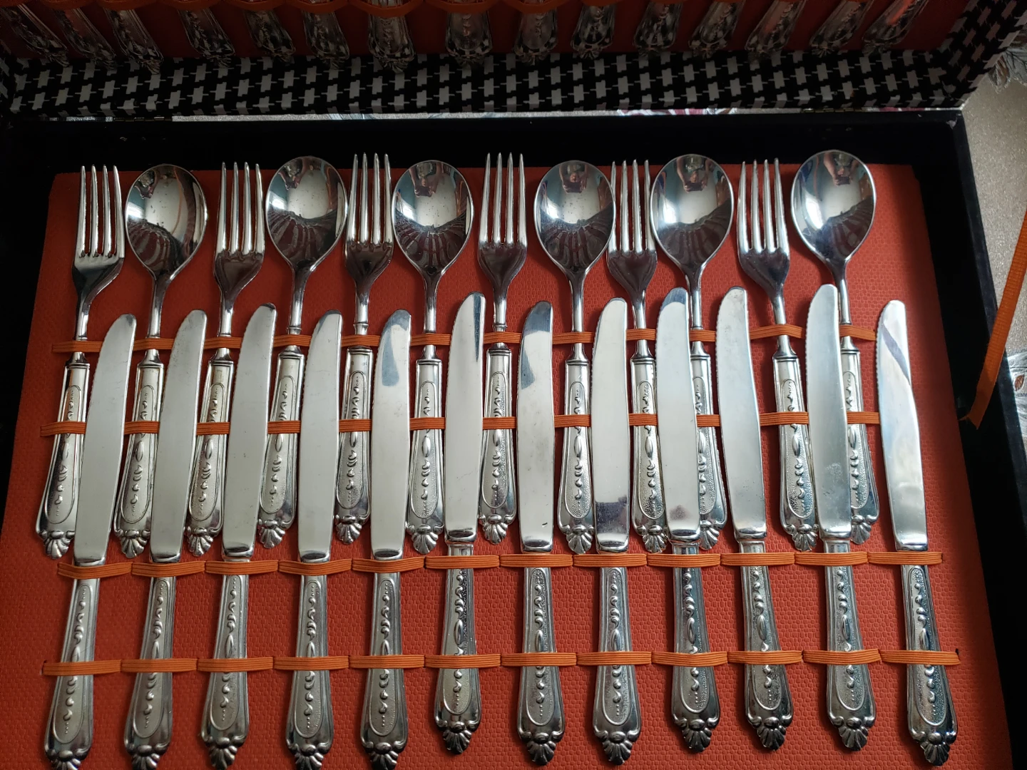 Silverware Set with Case - photo 3