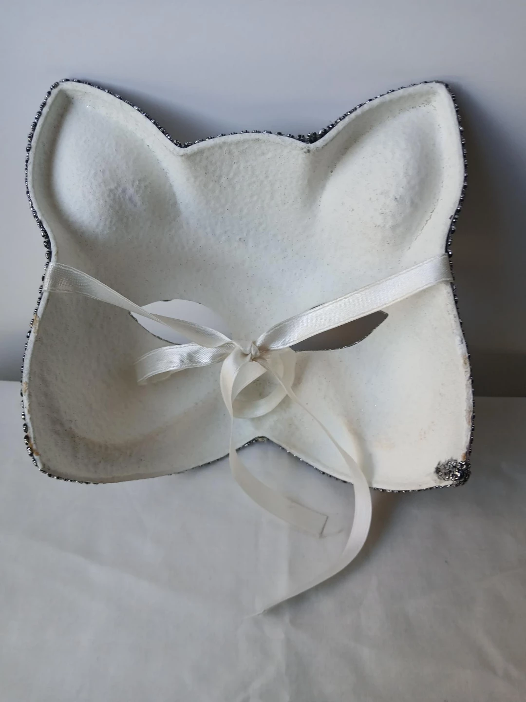 Silver Cat Mask with Glitter Embellishments. Pick up only. - photo 2