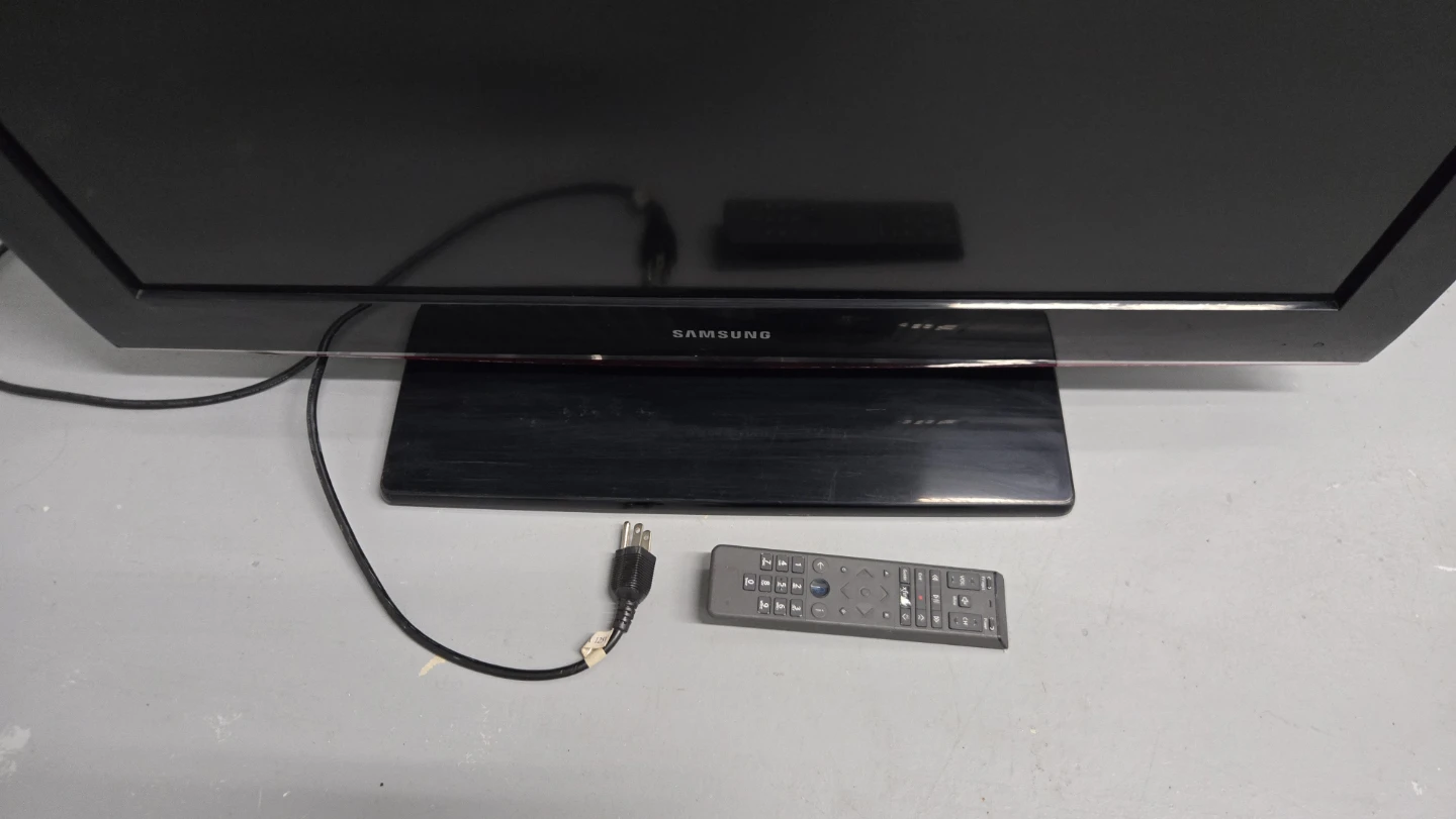Samsung 32" LN32B540P8D HDTV - photo 3