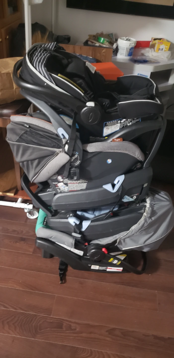 Graco Infant Car Seat and Base - photo 2