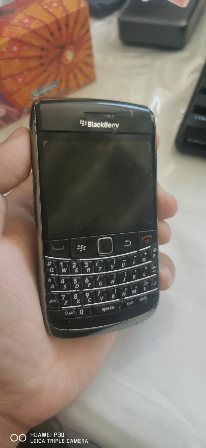 3G BlackBerry Bold 9700 Cell Phone