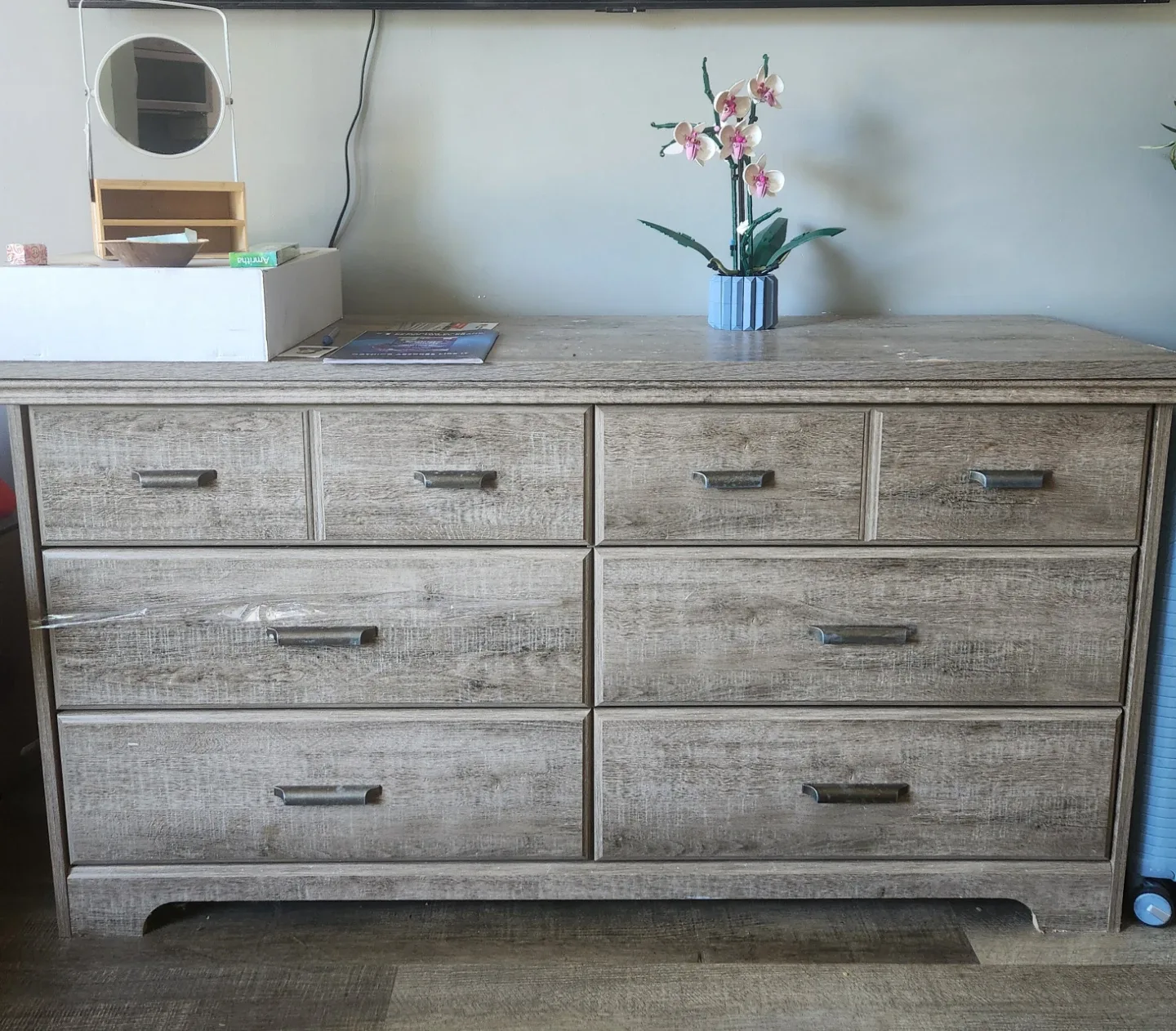 Rustic Wood Dresser with 6 Drawers