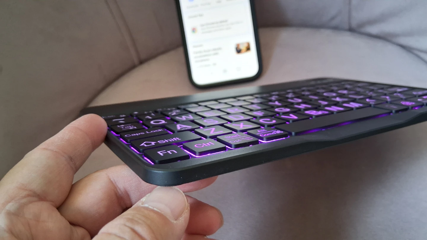 New Bluetooth Keyboard Large Print Colour Backlit Universal - photo 2