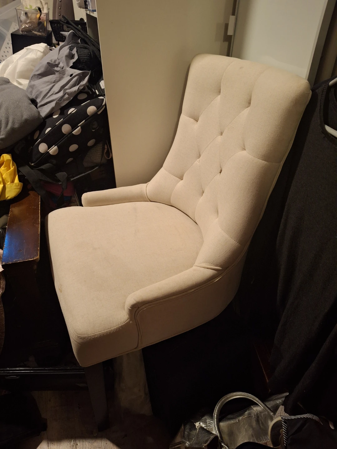 Chairs $20 each have 2