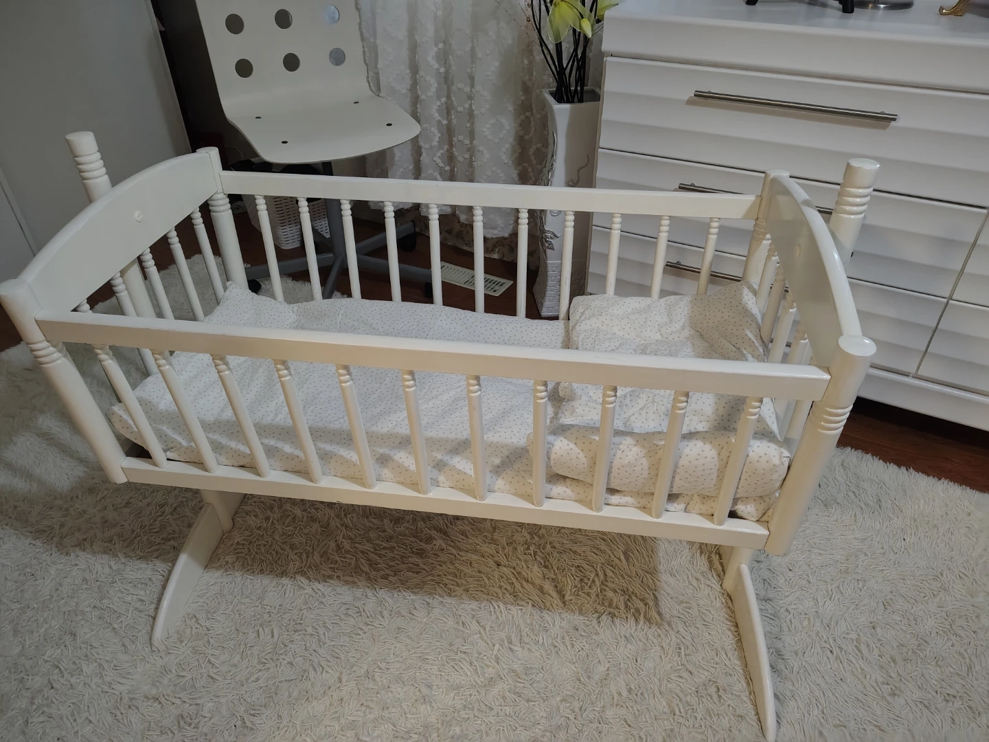 White Baby Cradle Bassinet with Bedding - photo 2