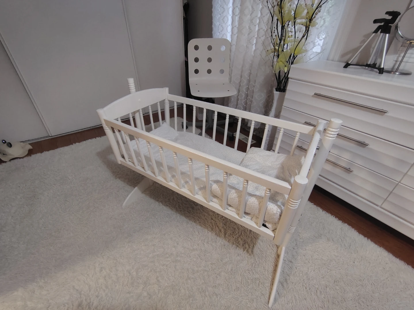 White Baby Cradle Bassinet with Bedding - photo 4