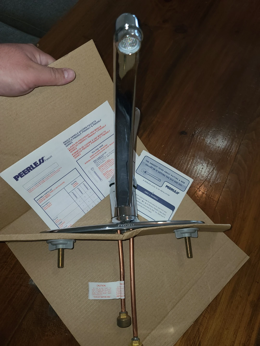 Single Handle Kitchen Faucet @ Brand new - photo 3