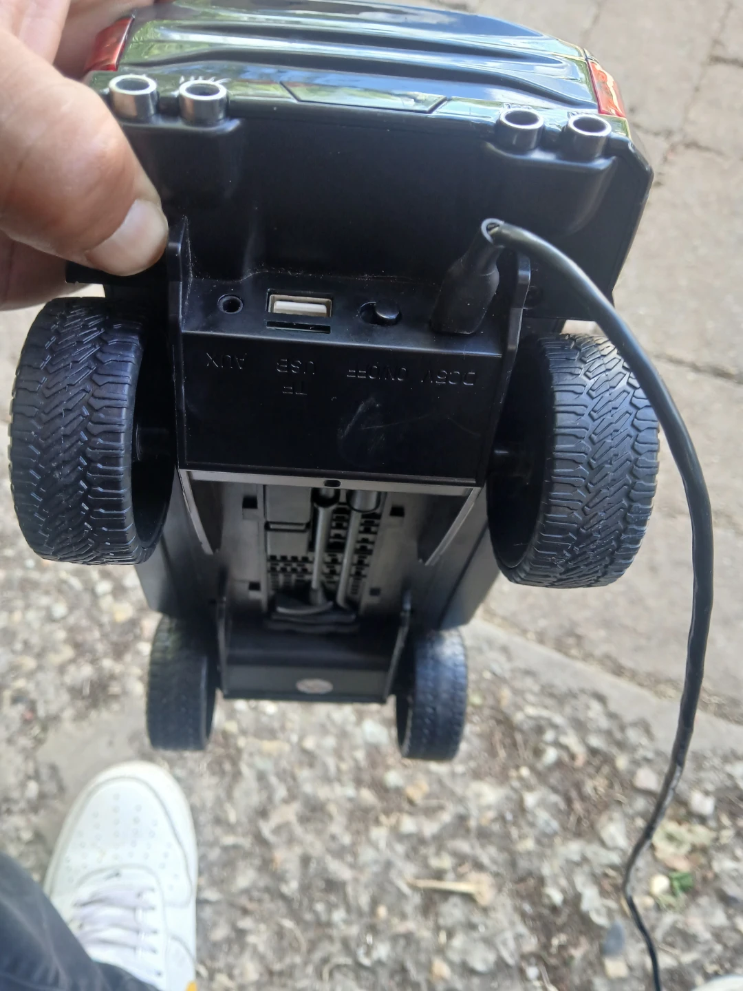 Pickup Truck Bluetooth Replica Speaker - photo 5