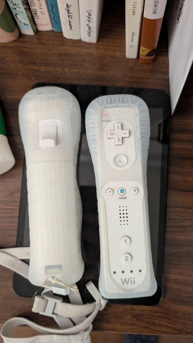 Wii Remote Controllers with Silicone Covers (2-Pack)