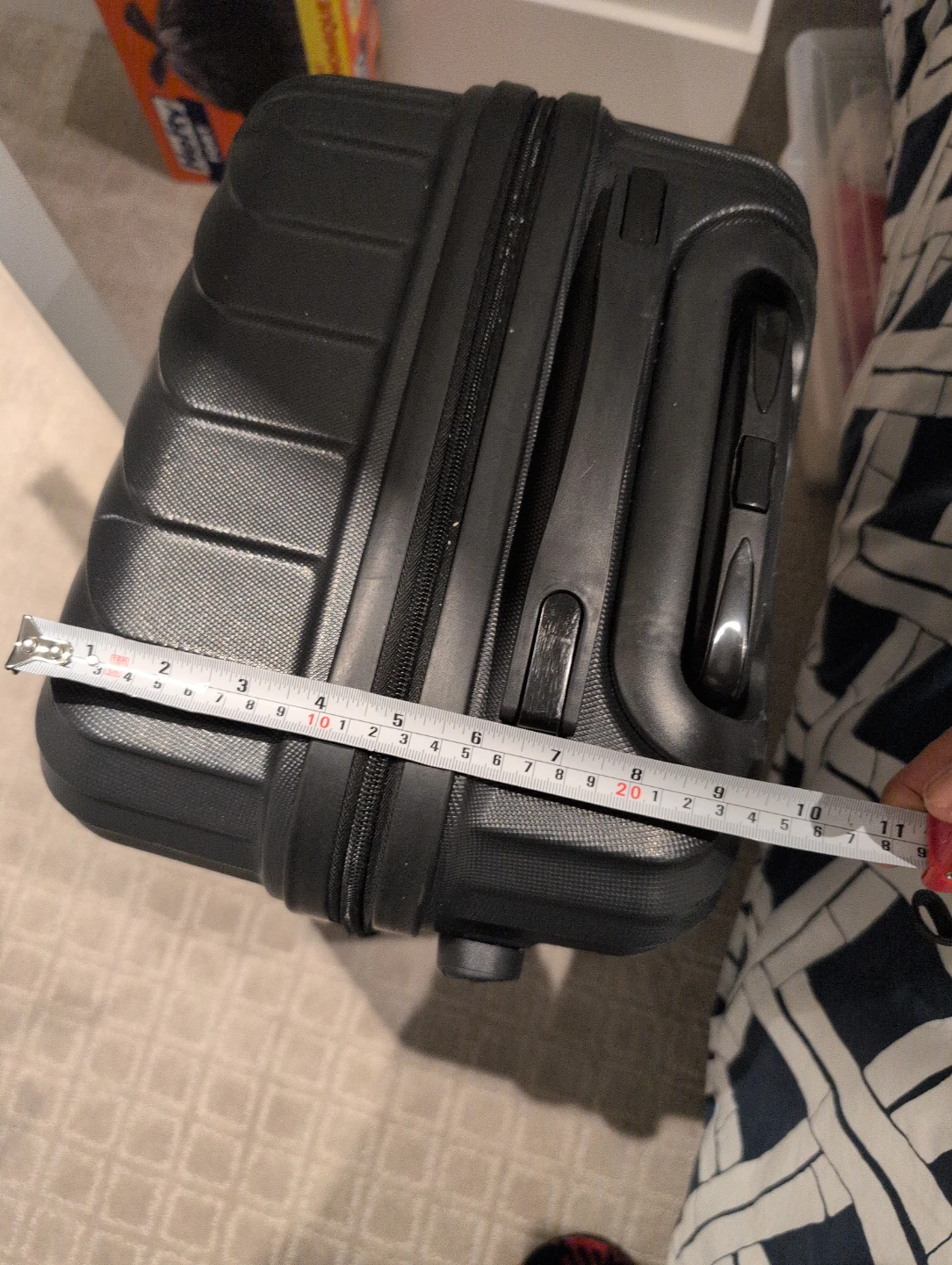 Nuovo Dark Grey Hardside Carry-On Luggage - photo 3