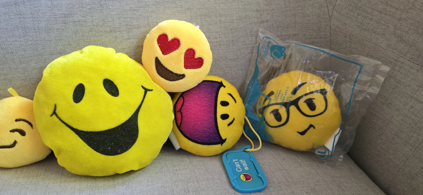 Collection of 6 Emoji Plush Toys - photo 3