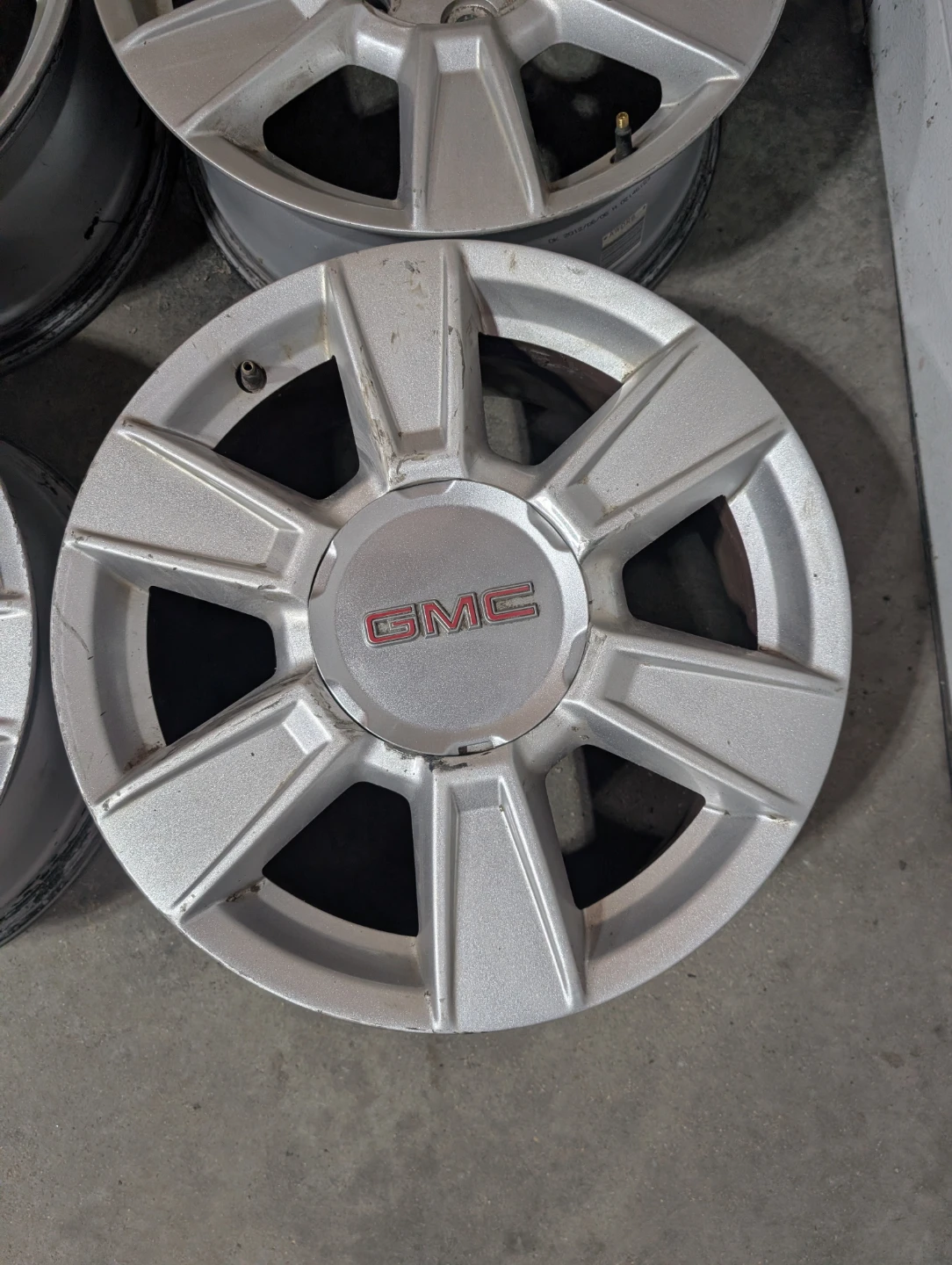 (4)-17 Inch Alloy Rims Off 2012 GMC Terrain 5x120 - photo 4