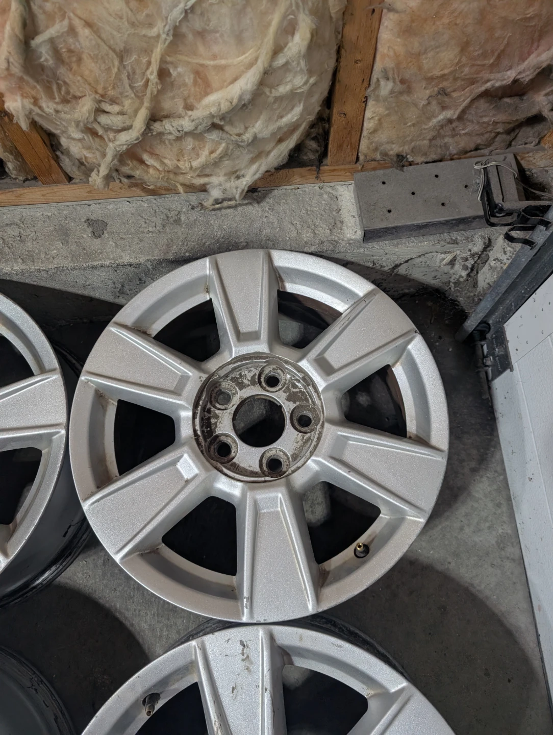 (4)-17 Inch Alloy Rims Off 2012 GMC Terrain 5x120 - photo 5