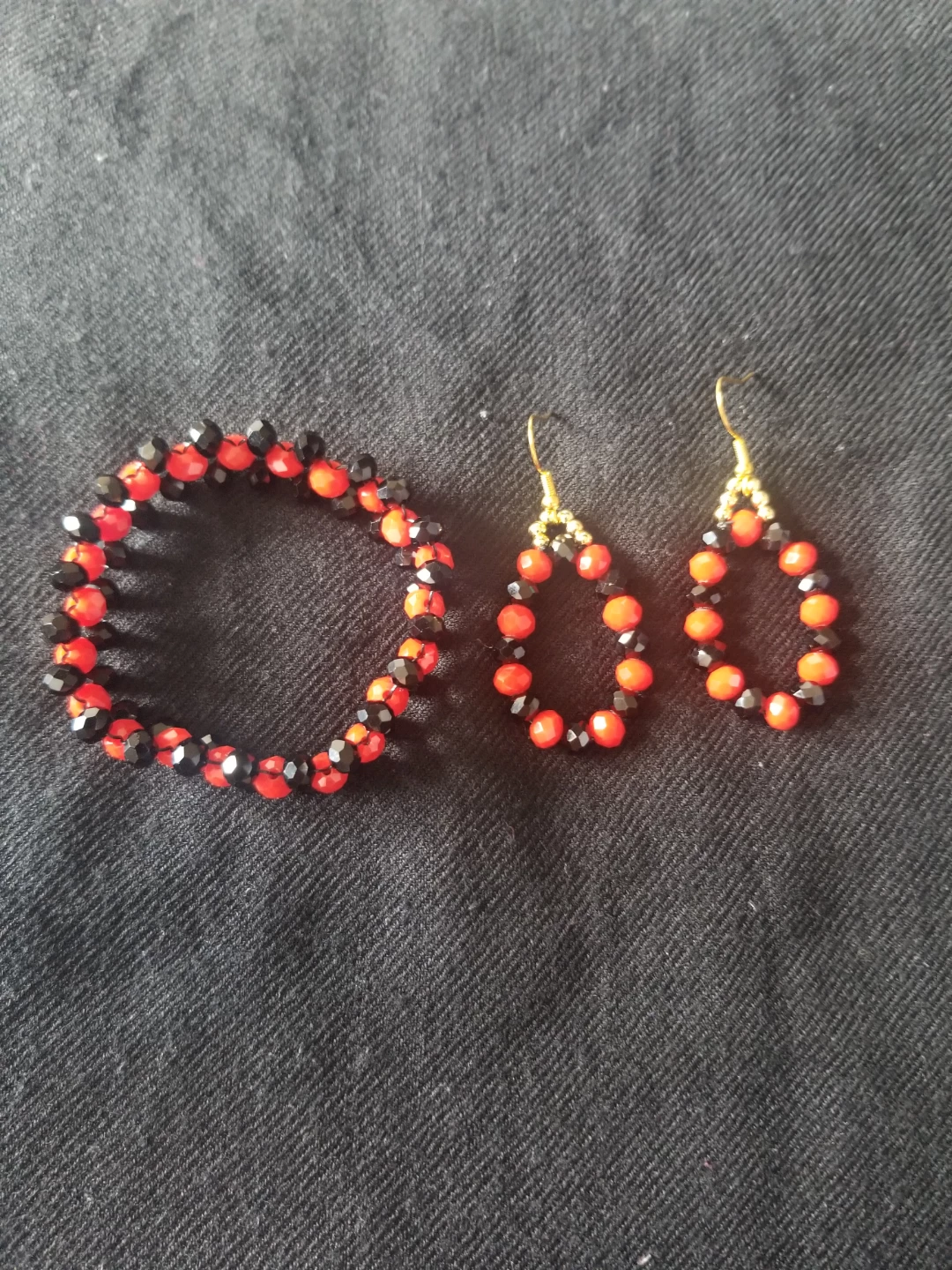 Red & Black Beaded Bracelet and Earrings Set ⚽️