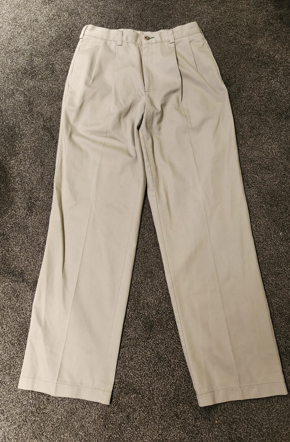 Tommy Hilfiger Khaki Pleated Pants Size 32x32