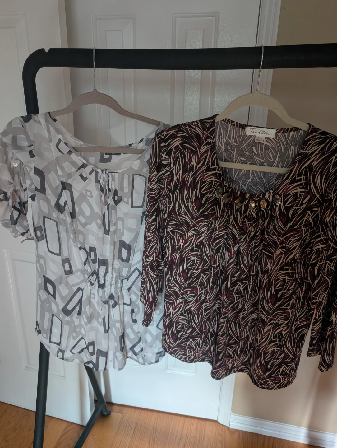Assorted Women's Clothing Bundle 12 items size M - photo 3