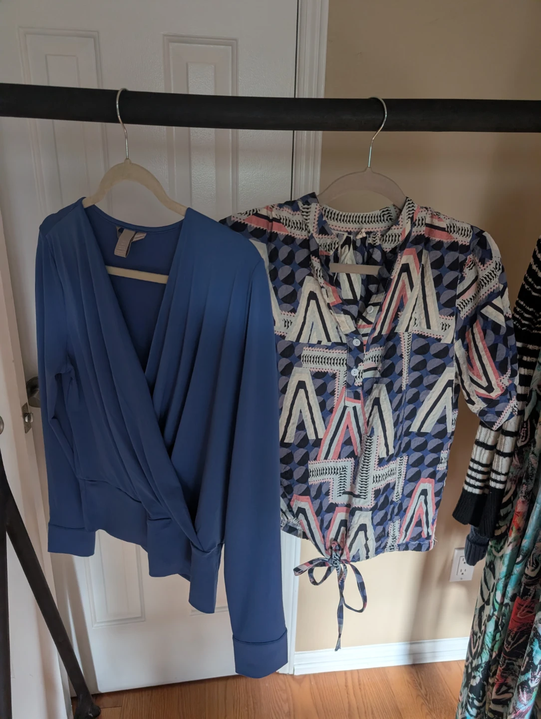 Assorted Women's Clothing Bundle 12 items size M - photo 4