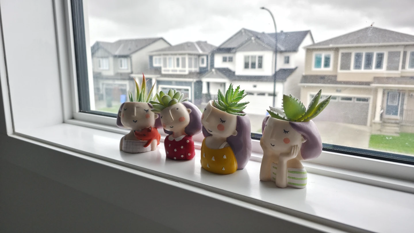 Set of 4 Cute Girl Face Planters - photo 2