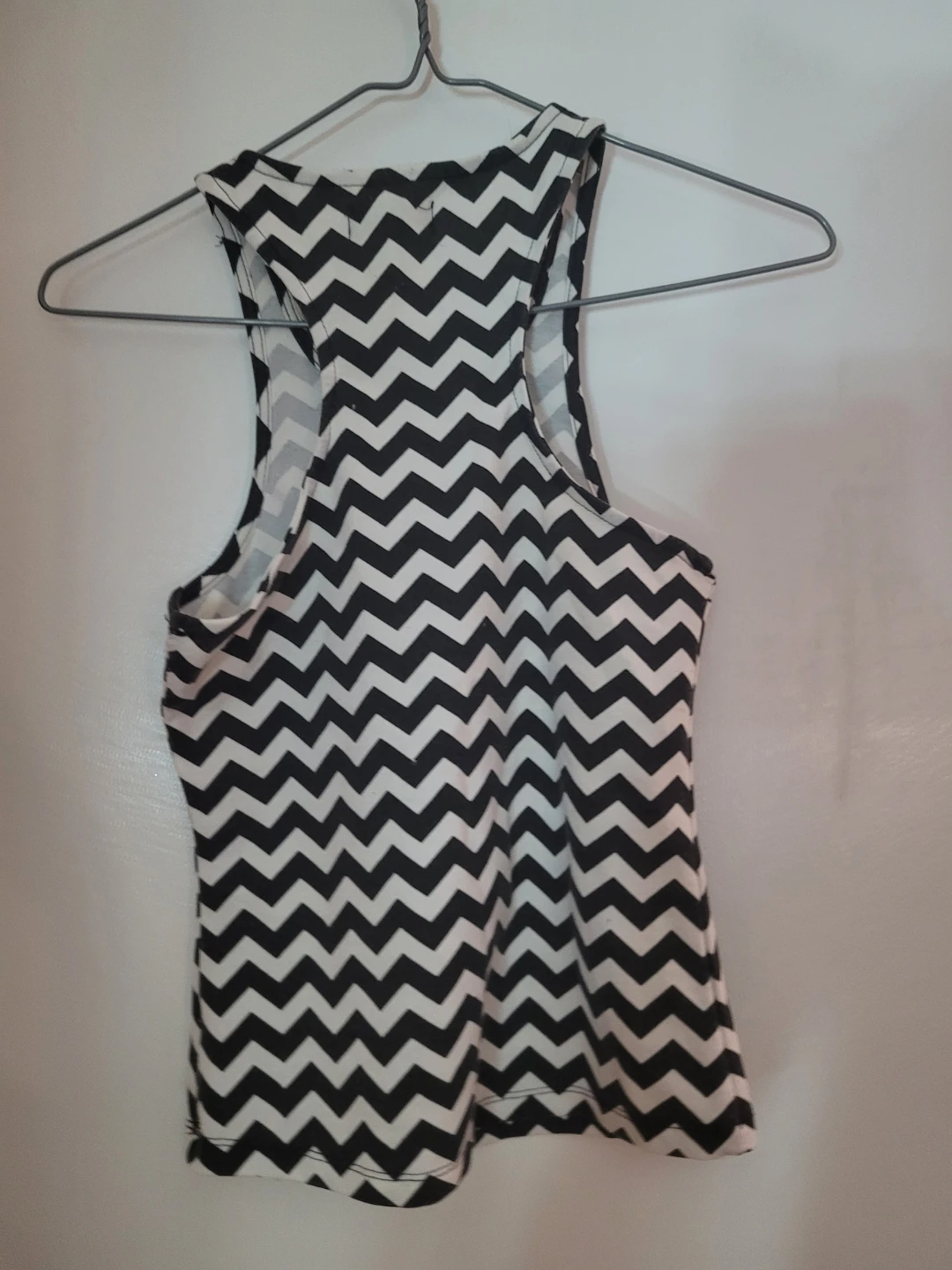 Black and White Chevron Tank Top - photo 2
