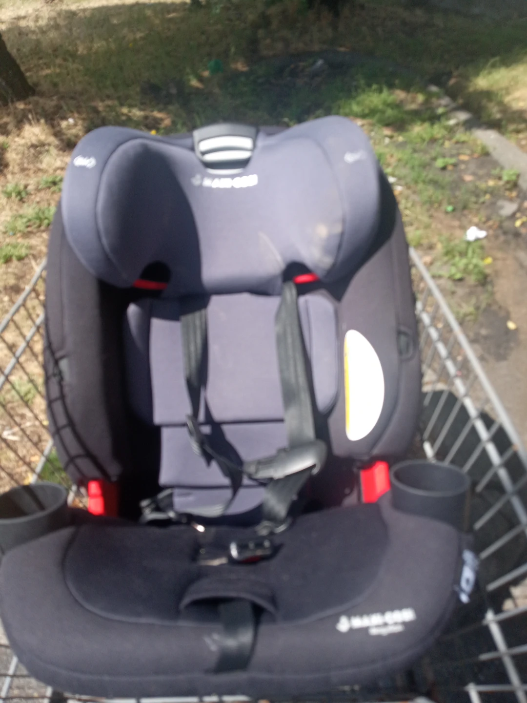 Maxi-Cosi Magellan Car Seat - photo 5