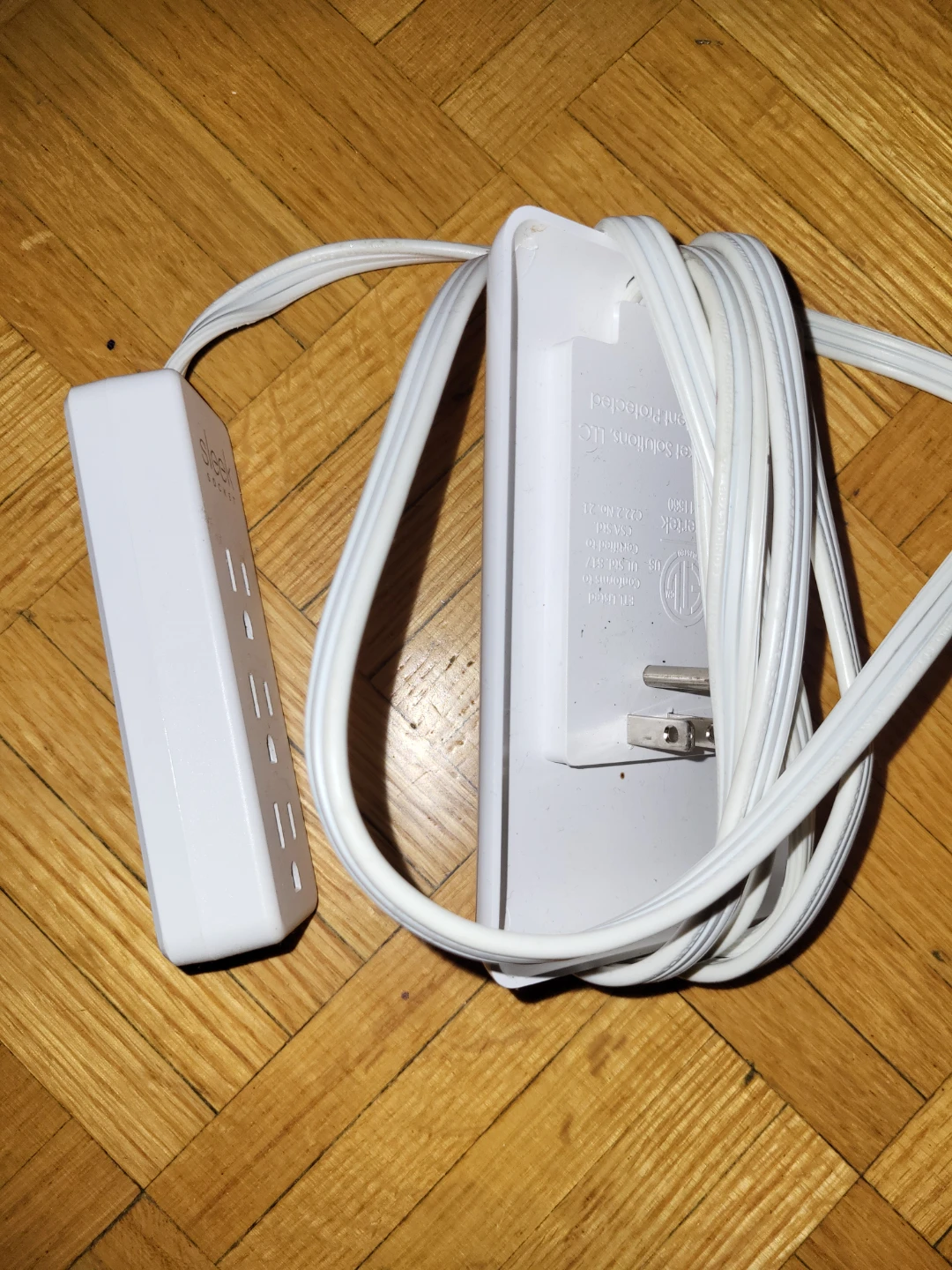 ⚽️ Sleek Socket White Power Strip with 3 Outlets - photo 2